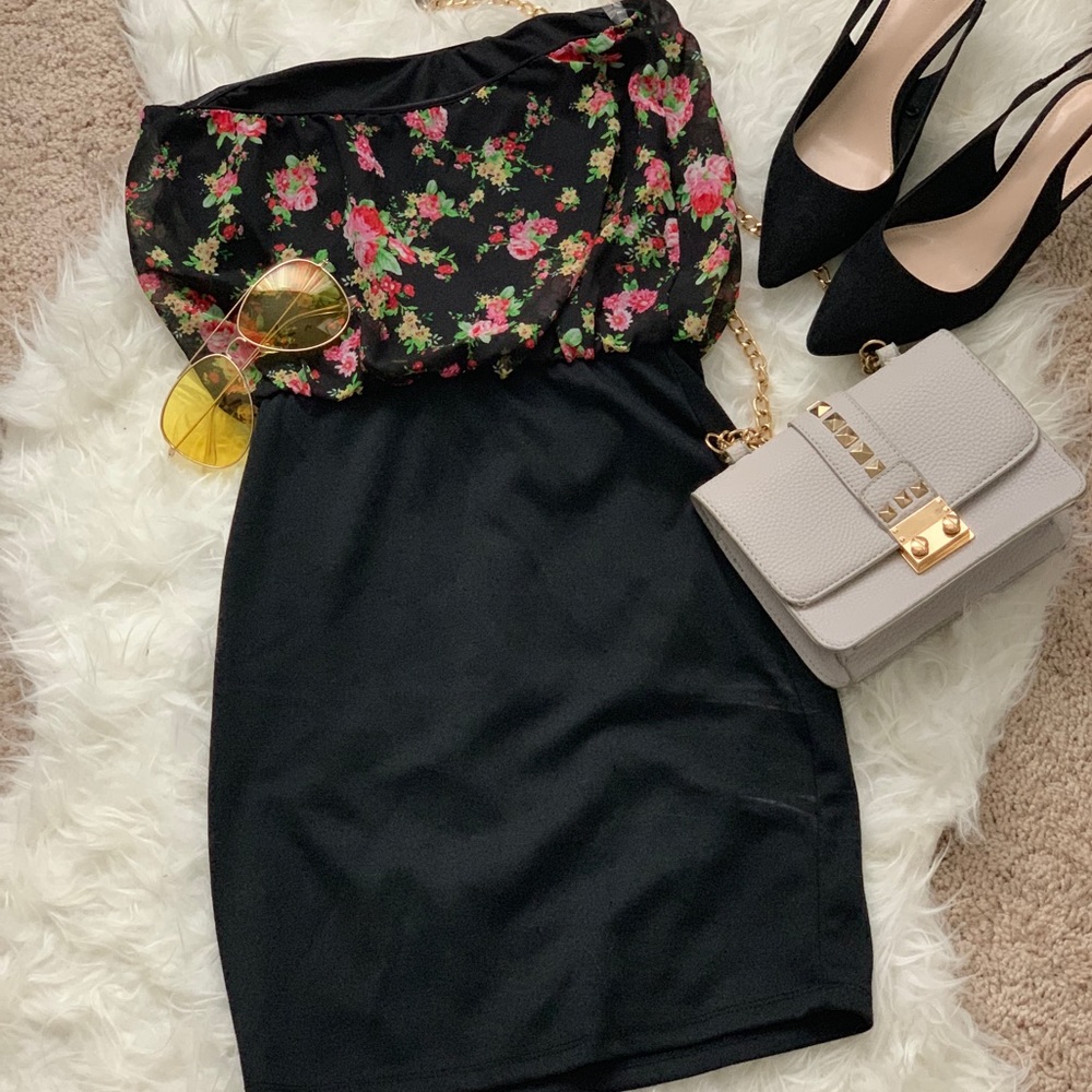 - SAVE Wet Seal Summer mini strapless dress XS
